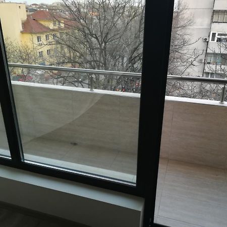 Lovely 3-Bedroom Apartment For 7 Ppl At The Centre Varna Bagian luar foto