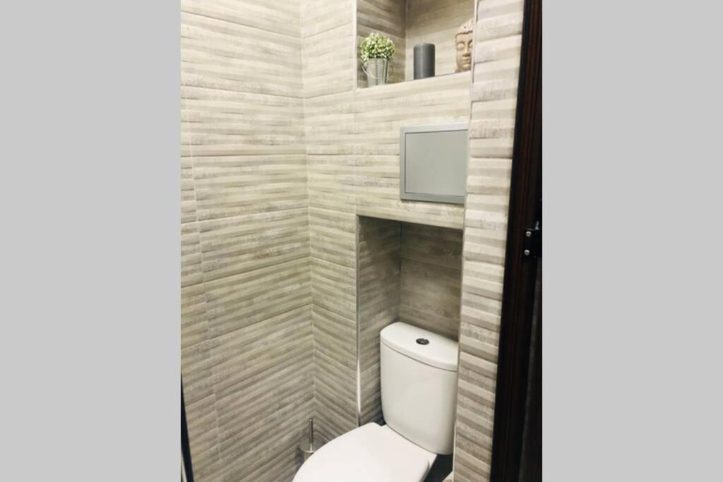 Lovely 3-Bedroom Apartment For 7 Ppl At The Centre Varna Bagian luar foto